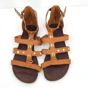 Curfew 7 tan brown gold accent back zipper slip on flat sandals cute summer